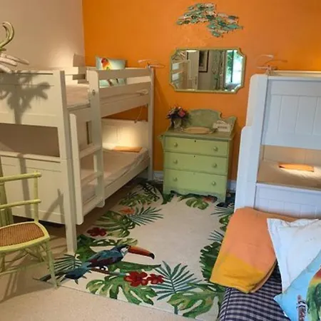 2-4 Couchages Situe Dans Un Magnifique Jardin