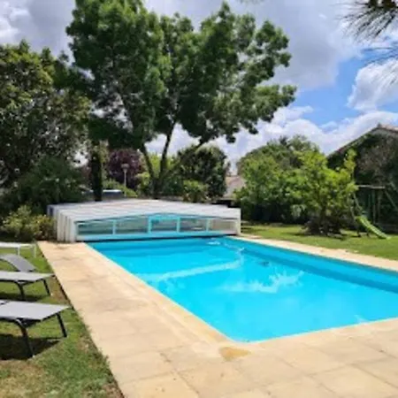 2-4 Couchages Situe Dans Un Magnifique Jardin Partage Semesterbostad Saint-Vivien (Charente-Maritime)