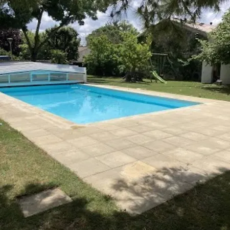 Semesterbostad 2-4 Couchages Situe Dans Un Magnifique Jardin Saint-Vivien (Charente-Maritime)